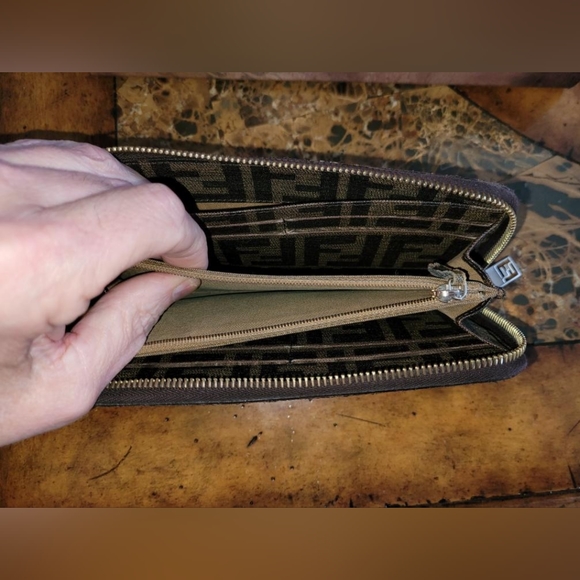 Fendi RARE Tobacco wallet multicolored polka-dot zucca wallet. - Picture 8 of 9